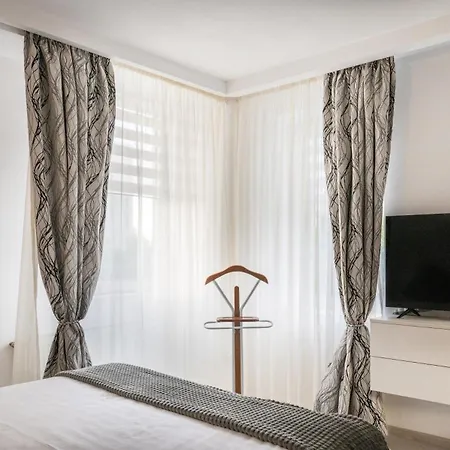 Paradise Apartment *
