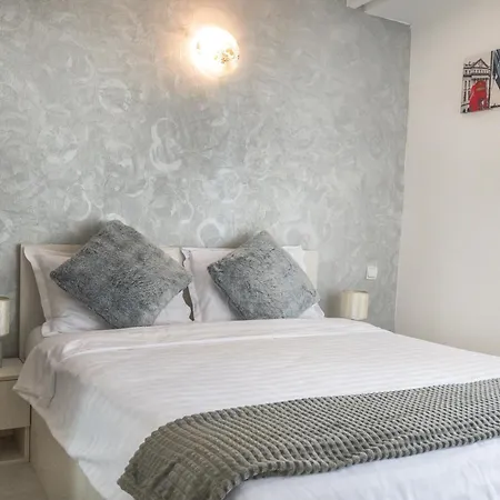 Apartment Paradise *